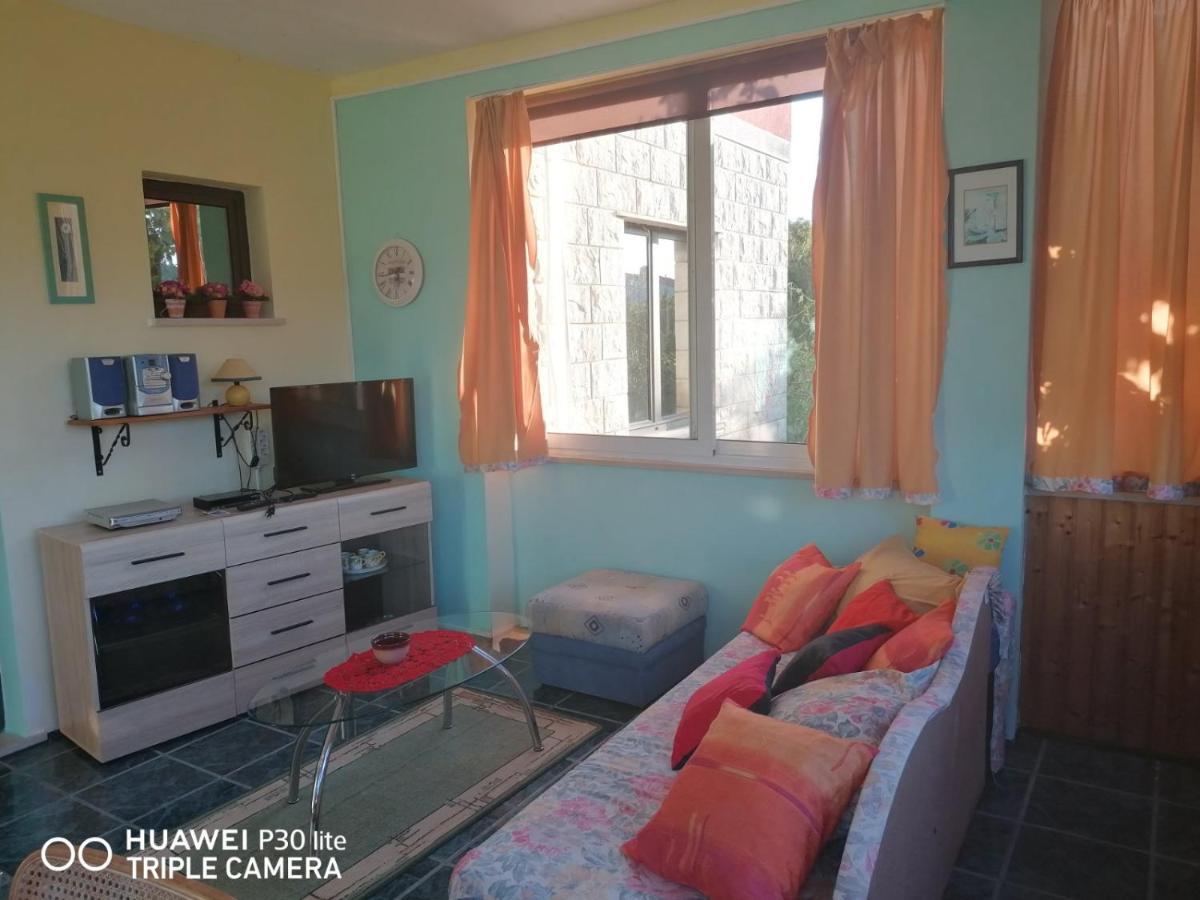 Apartmani Zute Račišće Kültér fotó
